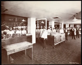 Personal in der Küche des Copley Plaza Hotels, Boston, 1912 oder 1913